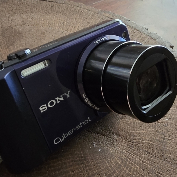 Sony Other - SONY Cyber Shot DSC-H70 16.1 MP Comes With Memory Card And Charger